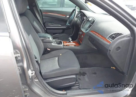 2012 Chrysler 300 z USA, uszkodzony, nr VIN 2C3CCAAG9CH261556